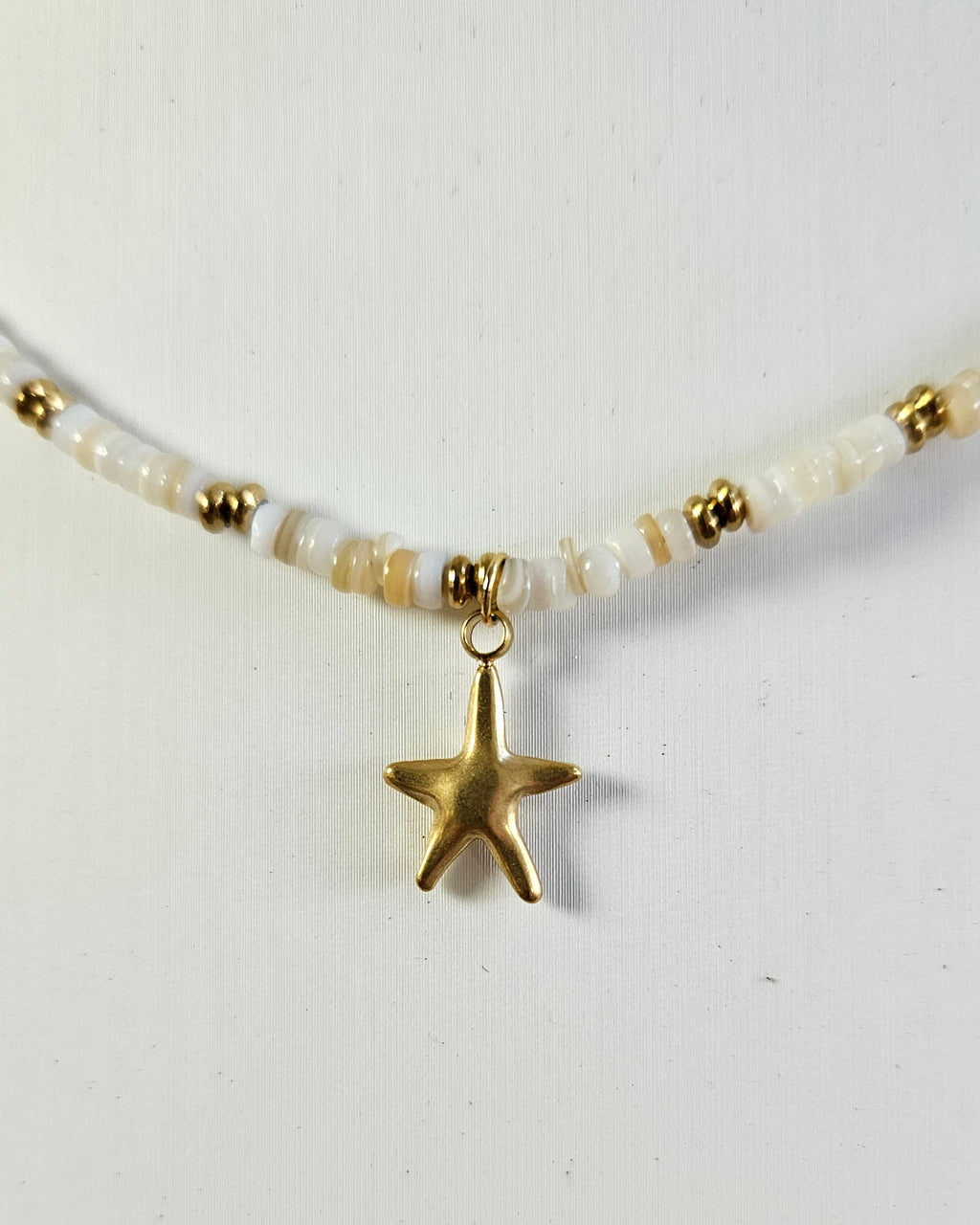 Collier Hoela