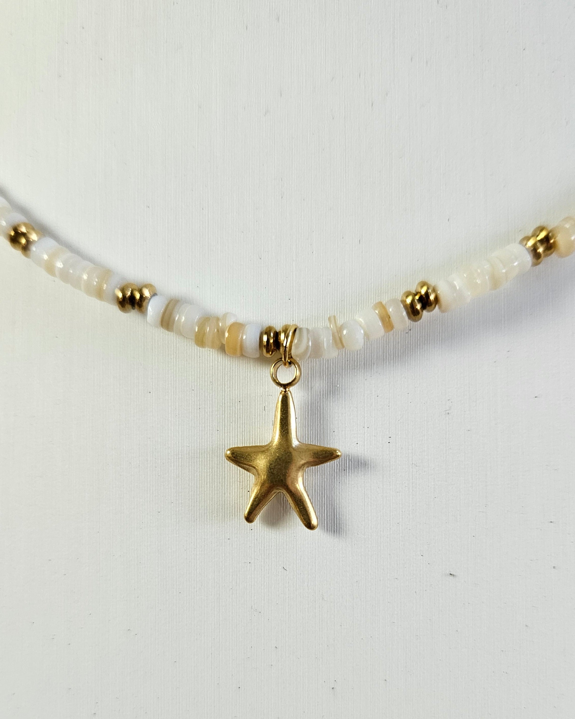 Collier Hoela